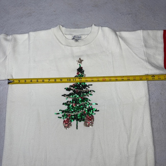 NWOT She & Sky Women’s White Holiday Sequin Christmas Tree Sweater Size M/L - Picture 5 of 6